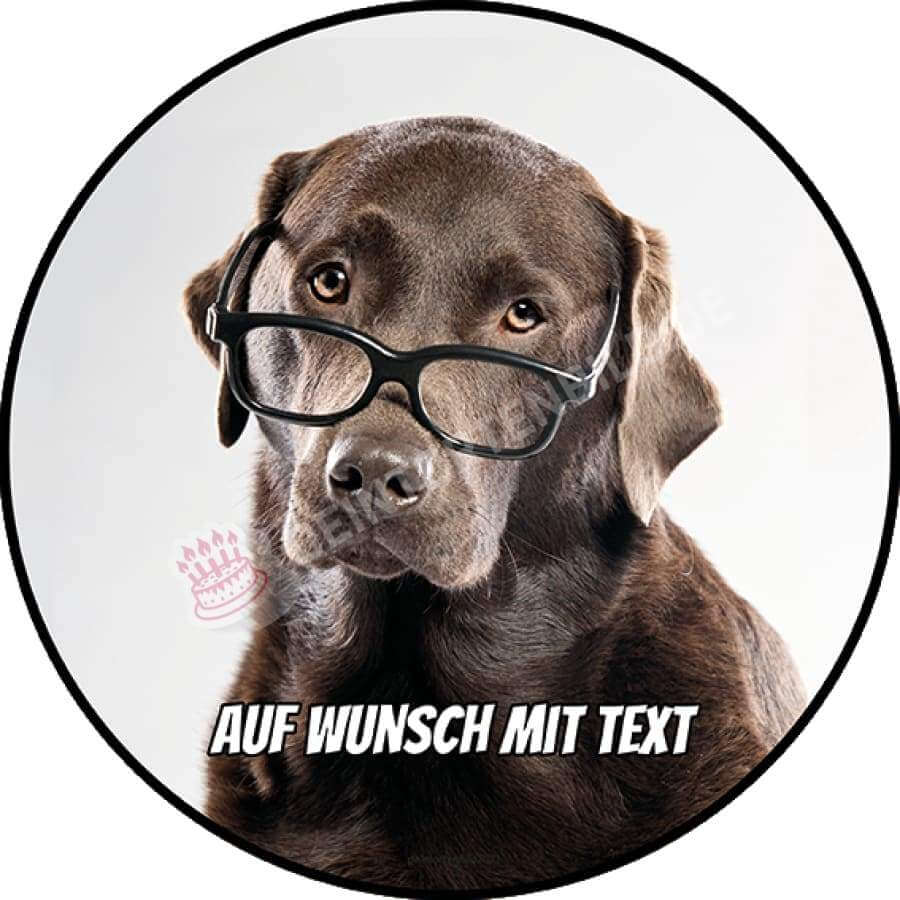 Motiv: Hund mit Brille - Hochwertige und individuelle Tortenaufleger für jeden Anlass
Tortenaufleger Hund mit Brille in 20cm Kreis 
Unsere Tortenaufleger sind ein ideales Geschenk für besond - Tortenbild - DeintortenbildHund mit Brille